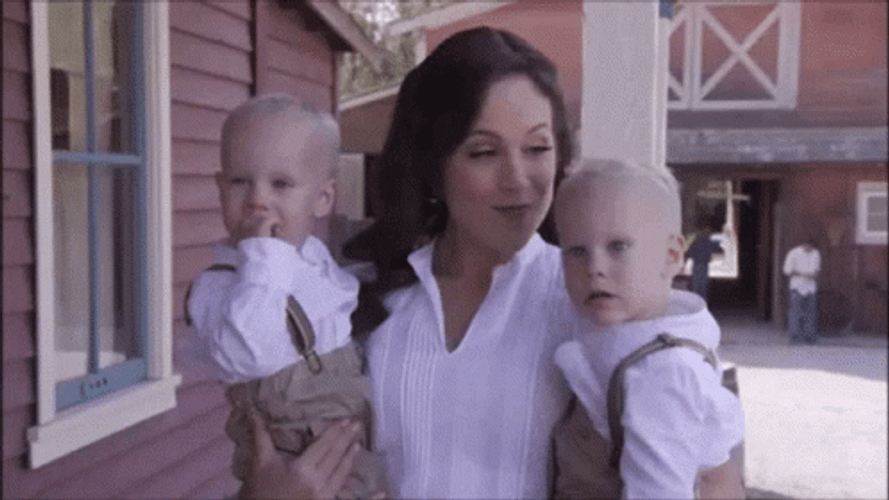 Mellizos David Carrying Twins GIF