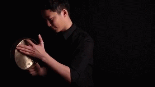Minimalist Korean Gong Performance GIF
