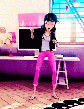 Miraculous Ladybug Marinette Dupain Dancing GIF