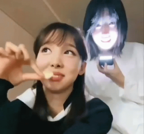 Momo Twice Scaring Nayeon GIF