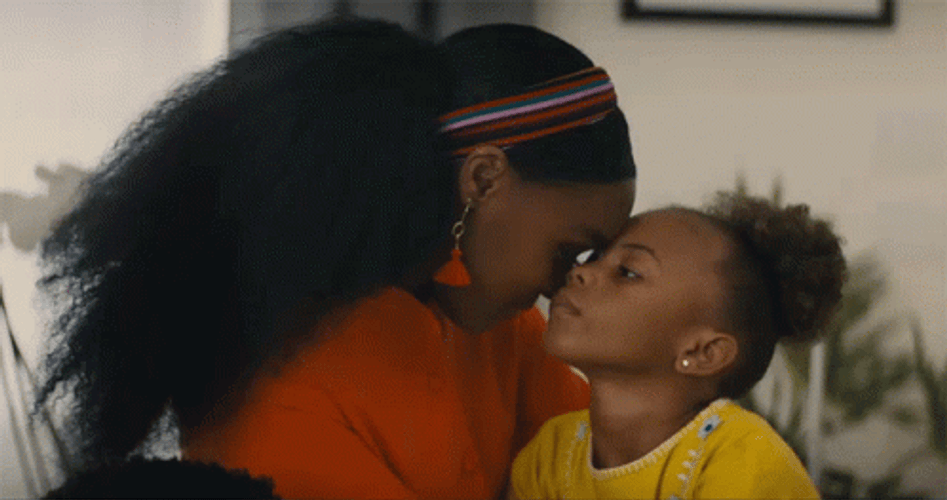 Minions Kiss Mua GIF GIFDB
