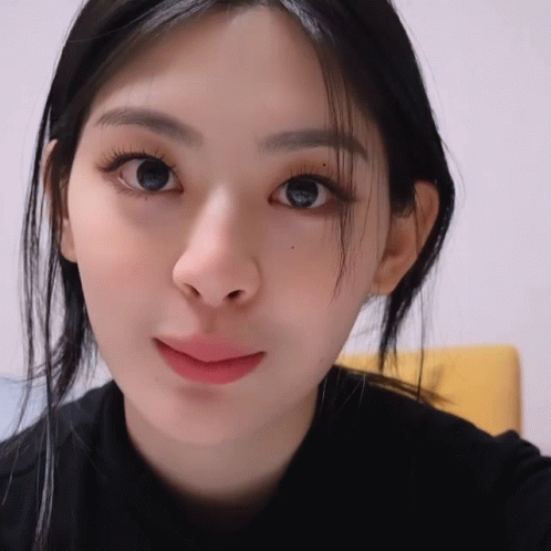 Mouth Shut Stayc Seeun Kpop GIF