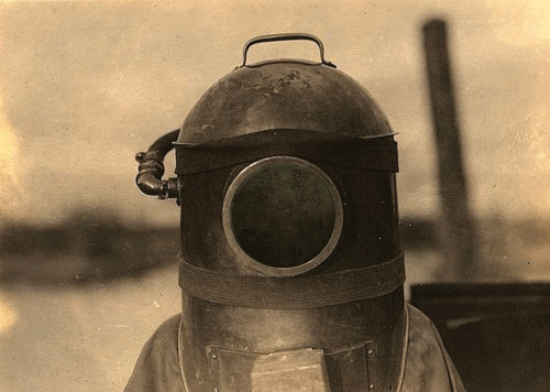 Moving Draeger Helmet Pictures GIF