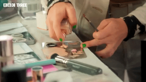 Mua Puts Foundation On Plate GIF