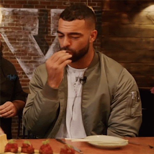 Muah Kyle Van Noy Blowing Kiss GIF