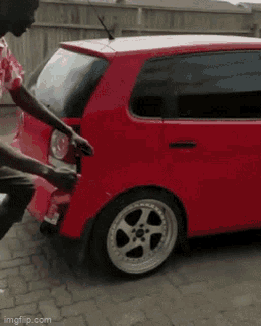 Mwamwalwa Kayemele Gif GIF