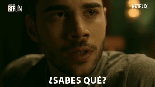 Netflix Ad Man Asking Sabes Que