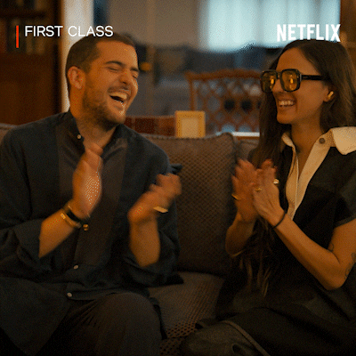 Netflix Series First Class Aplausos GIF