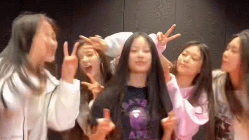 Newjeans Members Peace Sign GIF
