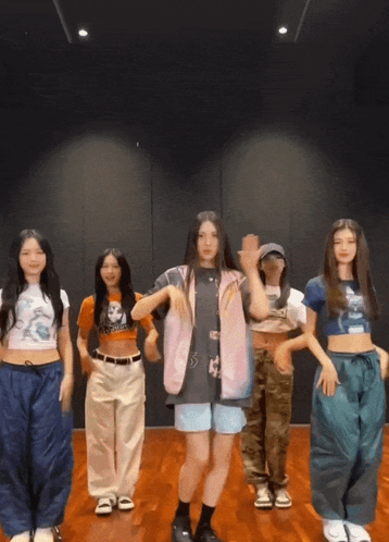 Newjeans Members Practice Dancing GIF