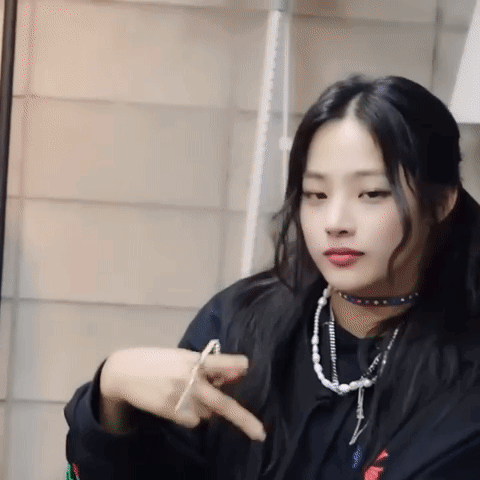 Newjeans Minji Peace Sign GIF