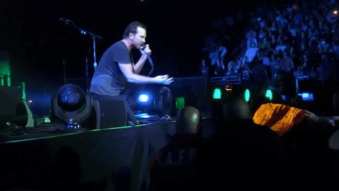 Pearl Jam Eddie Vedder Fans Interaction GIF