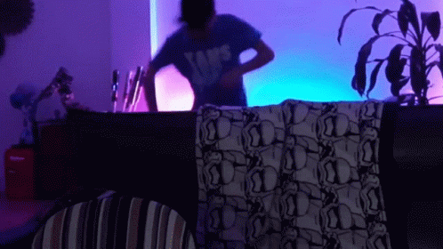 Person in Blue Shirt Saying Yams