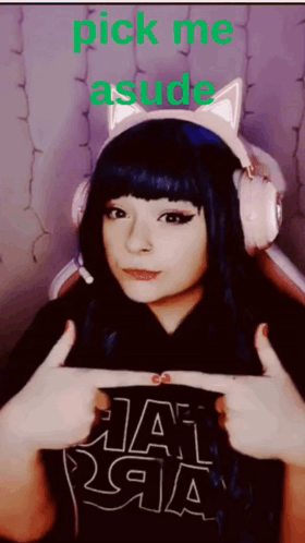 Pick Me Streamer Girl GIF