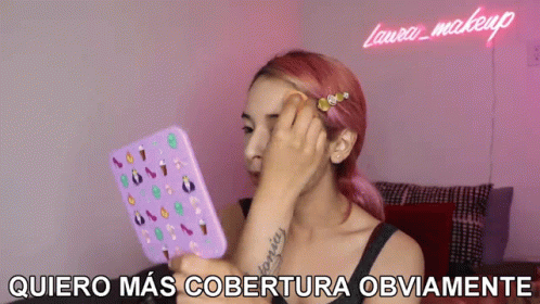 Pink-Haired Woman Saying quiero mas cobertura