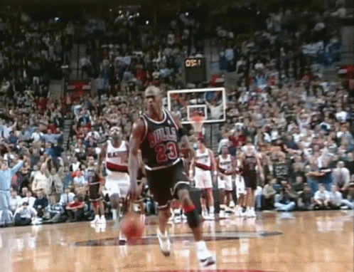 Poster Dunk Free Moves GIF