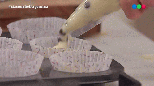 Pouring Batter Into Cupcake Liners #MasterchefArgentina GIF