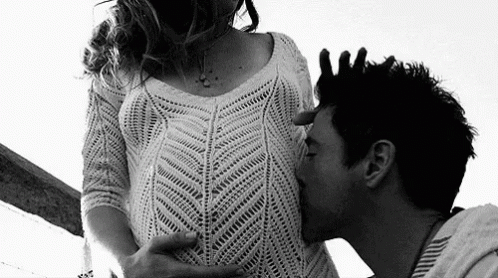 Pregnancy Father Kiss Robert Downey Jr. GIF