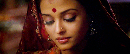 Pretty Indian Actress Aishwarya Rai GIF