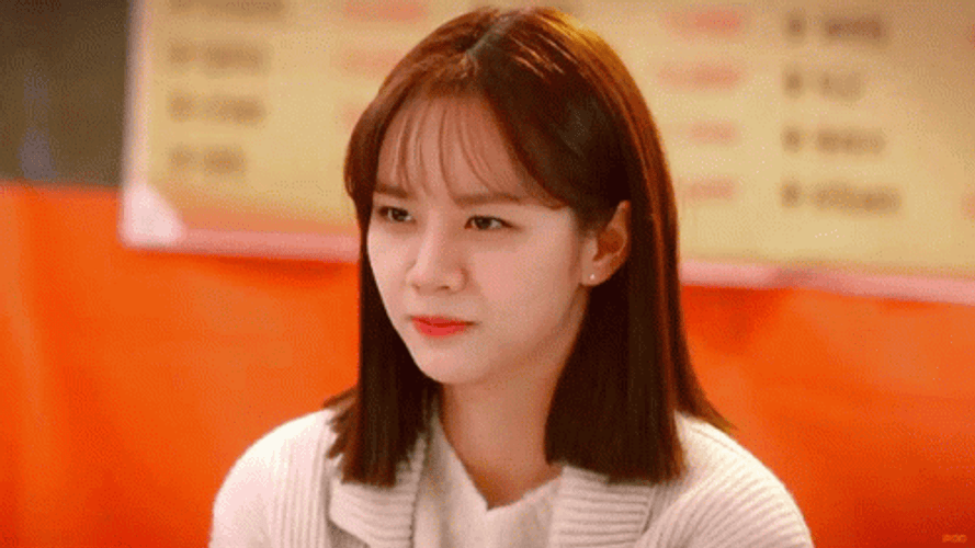 Pretty Lee Hye-Ri Nodding GIF