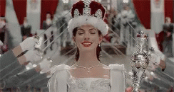 Princess Diaries 2 Mia Thermopolis Crowned As Queen GIF