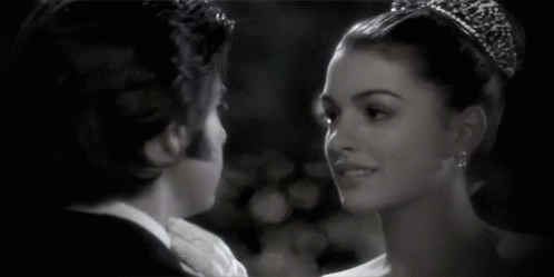 Princess Diaries Mia Thermopolis And Michael Moscovitz GIF