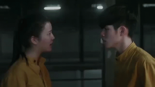 Push Couple Fighting Jinjett Wattanasin GIF