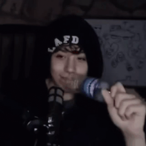 Quackity Stream Empty Water Bottle GIF