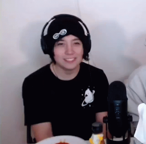 Quackity Stream Meal Nod Head GIF
