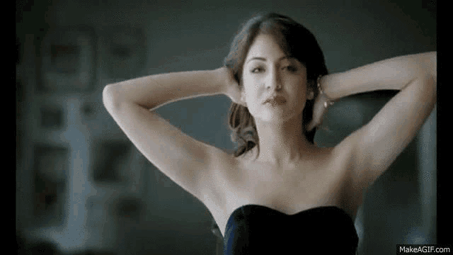 Randomguy020 Anushka Sharma Gif GIF
