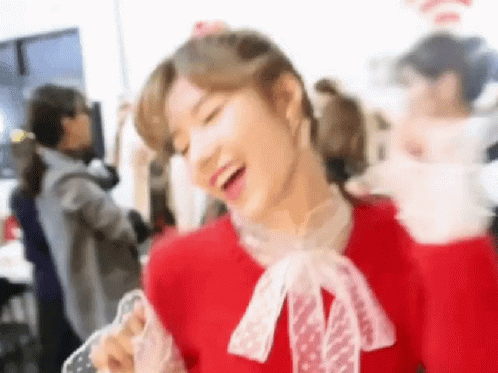 Minatozaki Sana Ready To Party GIF