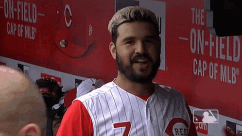 Reds Eugenio Suarez Heart Hand GIF