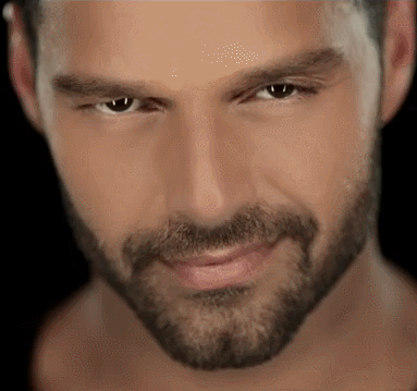 Ricky Martin Disparo Al Corazon GIF