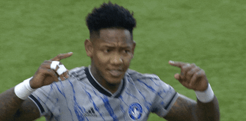 Romell Quioto Ear Plugs With His Fingers GIF