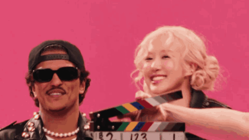 Rose Kissed Bruno Mars Apt Action GIF