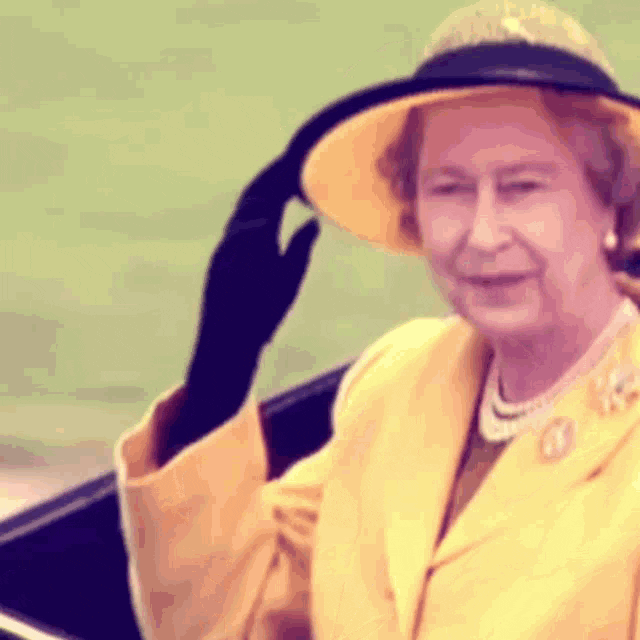 Royal Queen Elizabeth GIF
