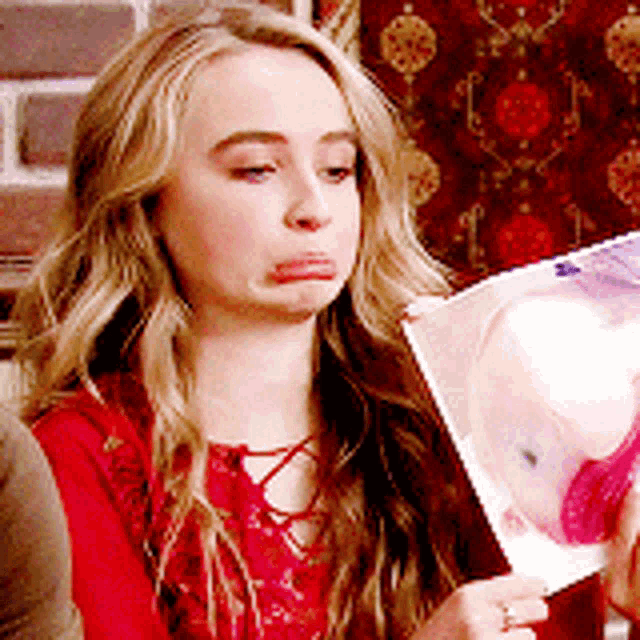 Sabrina Carpenter Making Funny Face GIF