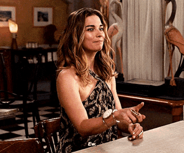 Schitt's Creek Alexis Rose Ew GIF