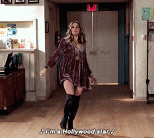 Schitts Creeks Alexis Rose Im A Hollywood Star GIF