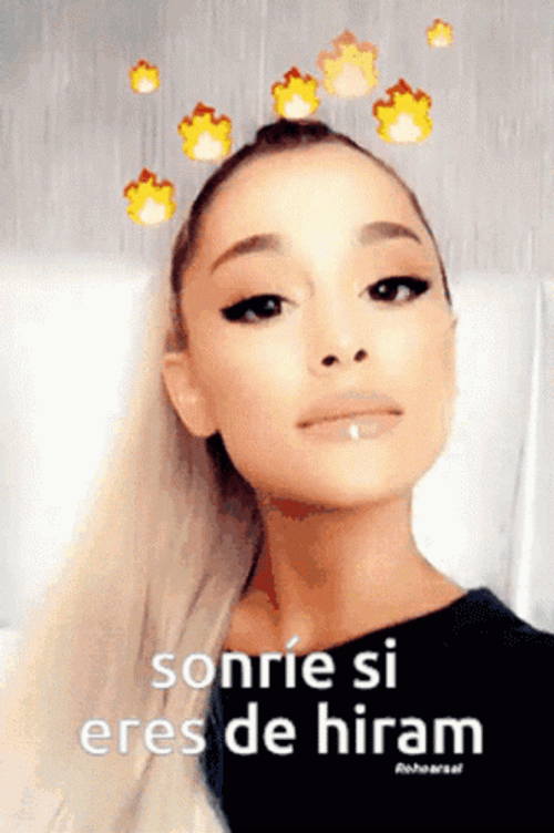 Si Ariana Grande GIF