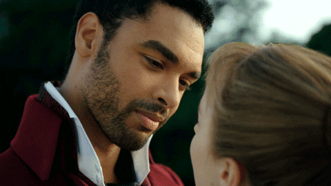 Simon Basset Kissing Daphne Bridgerton GIF