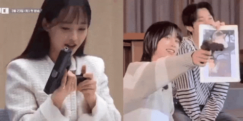 Singer Chuu Draw Gun GIF