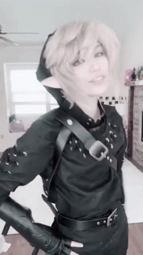 Singing Cosplay Of Emiru Link GIF