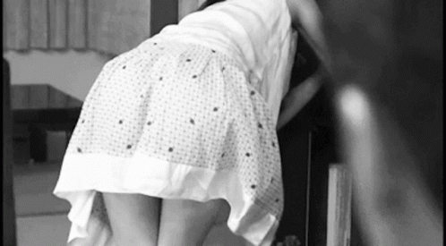 Skirt 498 X 275 Gif GIF