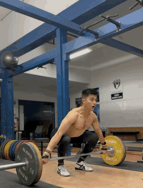 Snatch Lift Gif GIF