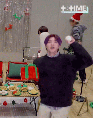 Snowball Fight 393 X 498 Gif GIF