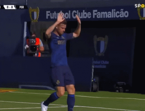 Soccer Player High Five Por Sign