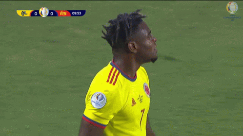 Soccer Player In Yellow Jersey Number 7 GIF