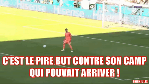 Soccer Player Kicking Ball C'est Le Pire But Contre Son Camp GIF