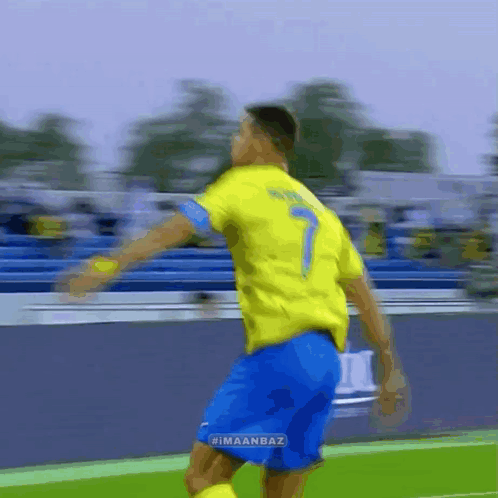Soccer Player Yellow Shirt Number 7 GIF